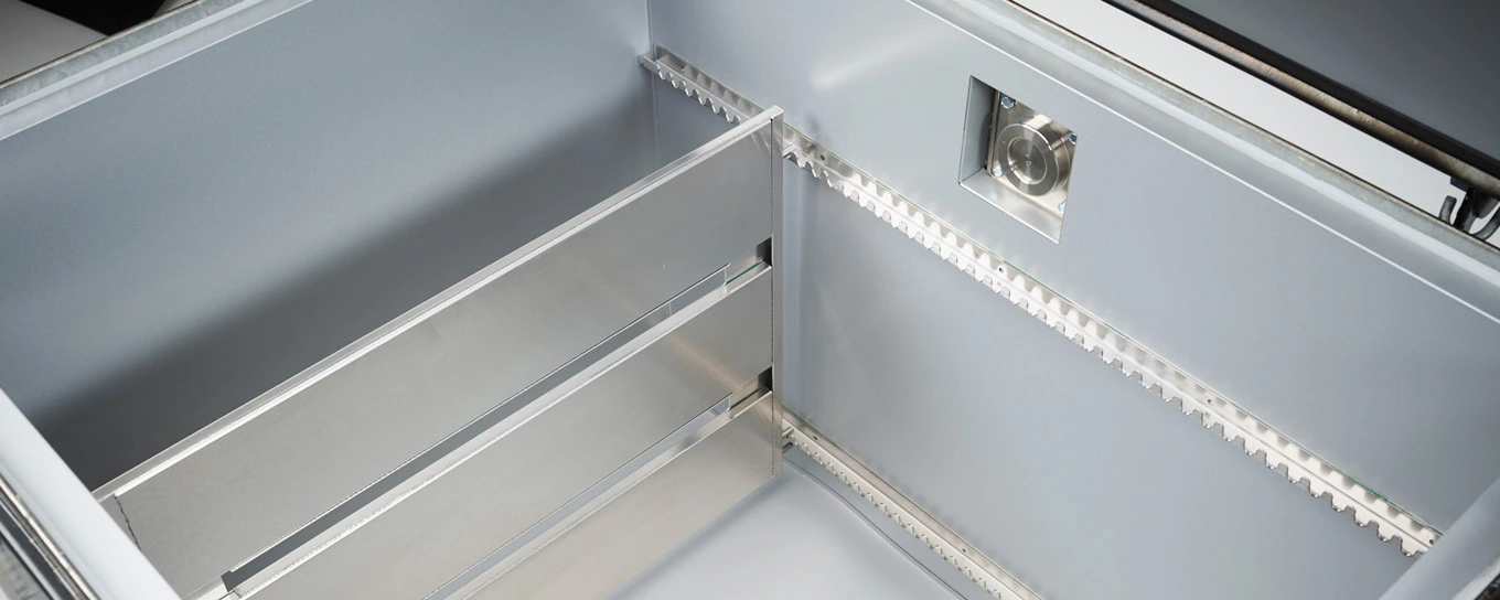 Innenansicht leere Akku Sicherheitsbox